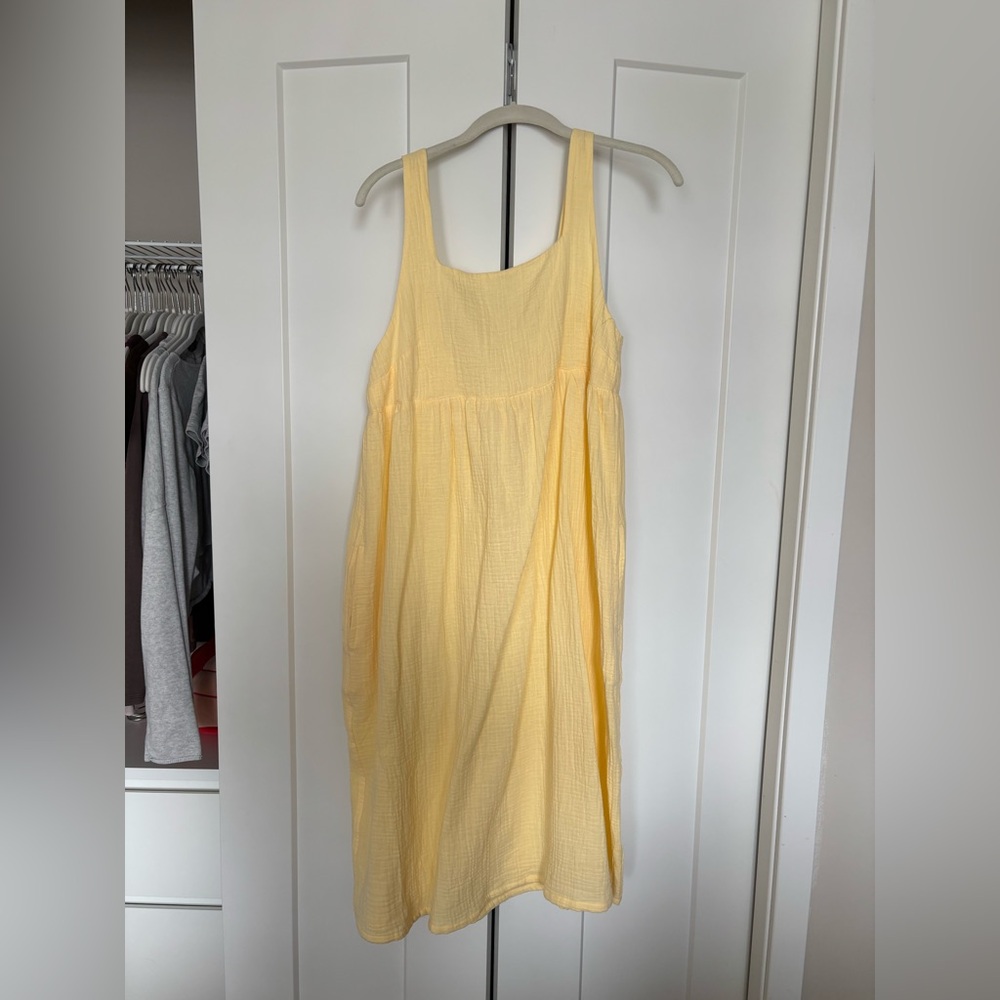 Target Stars Above Yellow Dress